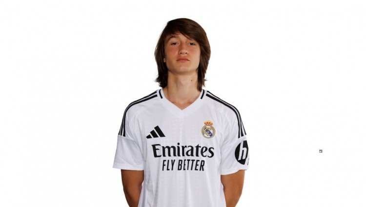 此前膝蓋受傷！西媒：皇馬計劃帶17歲小將胡安-馬丁內(nèi)斯去世俱杯