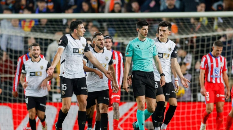 不滿裁判判罰，瓦倫西亞賽后發(fā)文：我們尊重裁判，但這是一個(gè)點(diǎn)球