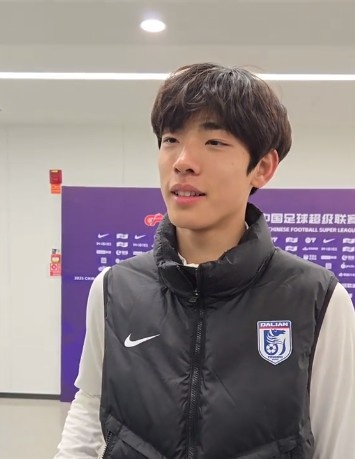 國青歸來上演中超首秀，朱鵬宇：感覺很好，場上大哥們很支持我