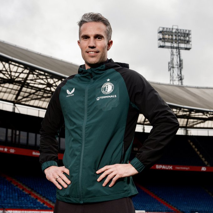 上任費(fèi)耶諾德主帥！范佩西：溫格就像我的‘足球父親’