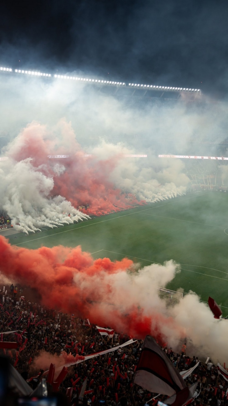 煙霧繚繞！河床曬魔鬼主場照：距離南美解放者杯抽簽還有19天