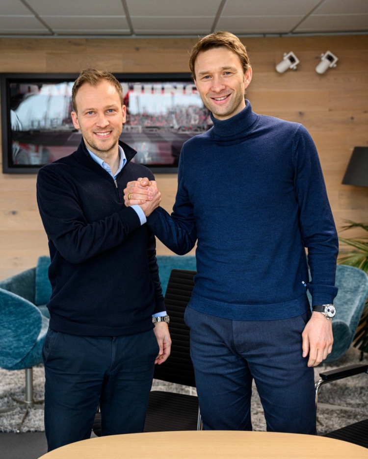 藥廠官方：法爾肯伯格升任足球總監(jiān)，仍對(duì)體育總經(jīng)理羅爾費(fèi)斯負(fù)責(zé)