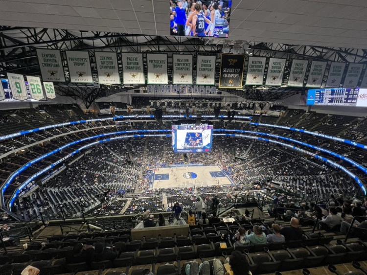 難受日！獨行俠主場慘敗 比賽還剩4分鐘時主場球迷大部分已離開