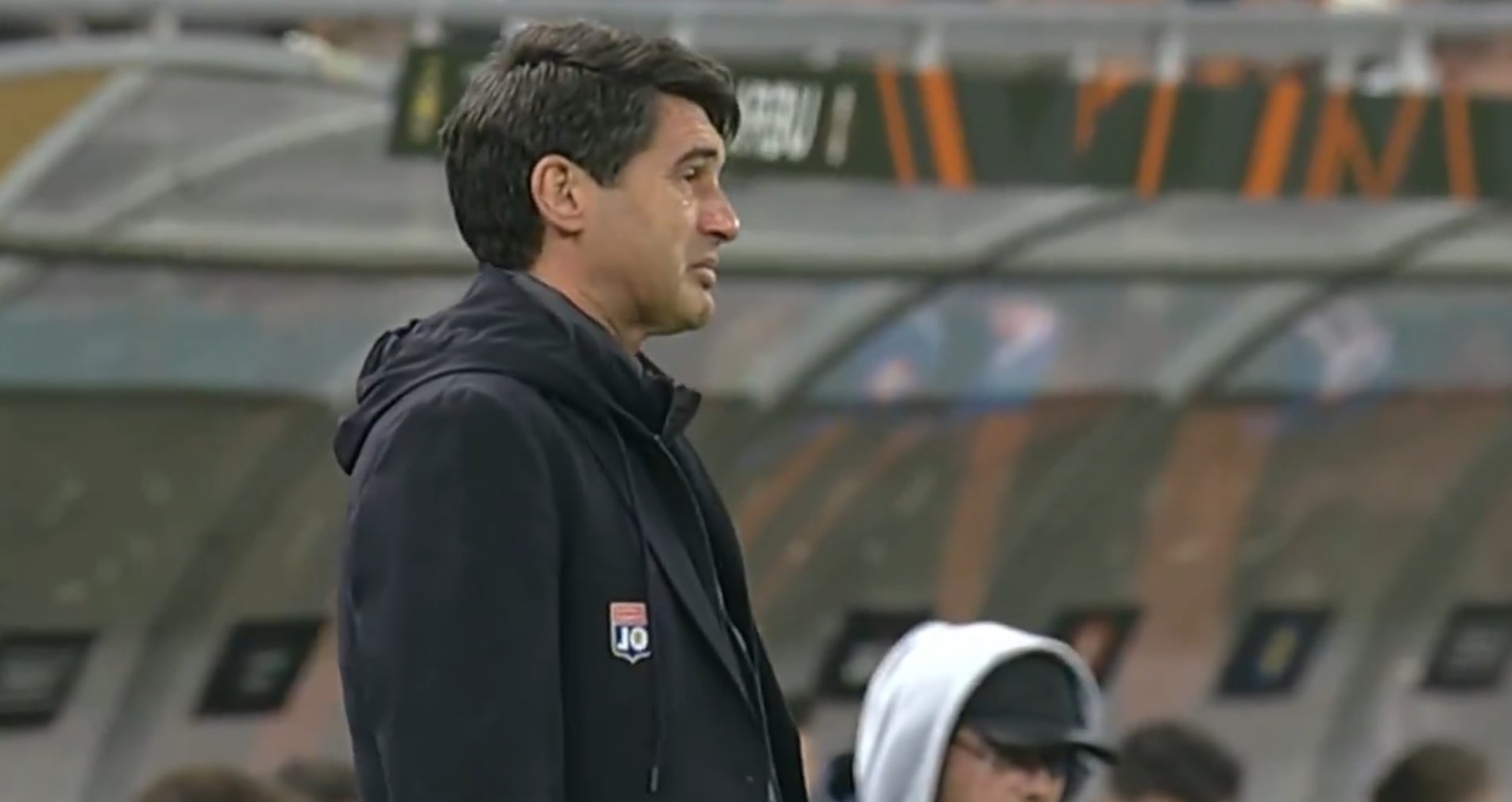 禁賽9個月！里昂進球后豐塞卡被眾將擁抱，忍不住當(dāng)場哭了