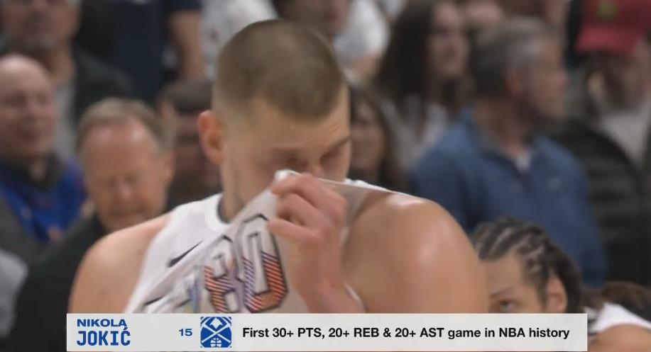 你貸款？轉播方字幕：約基奇30+20+20！NBA歷史首人！