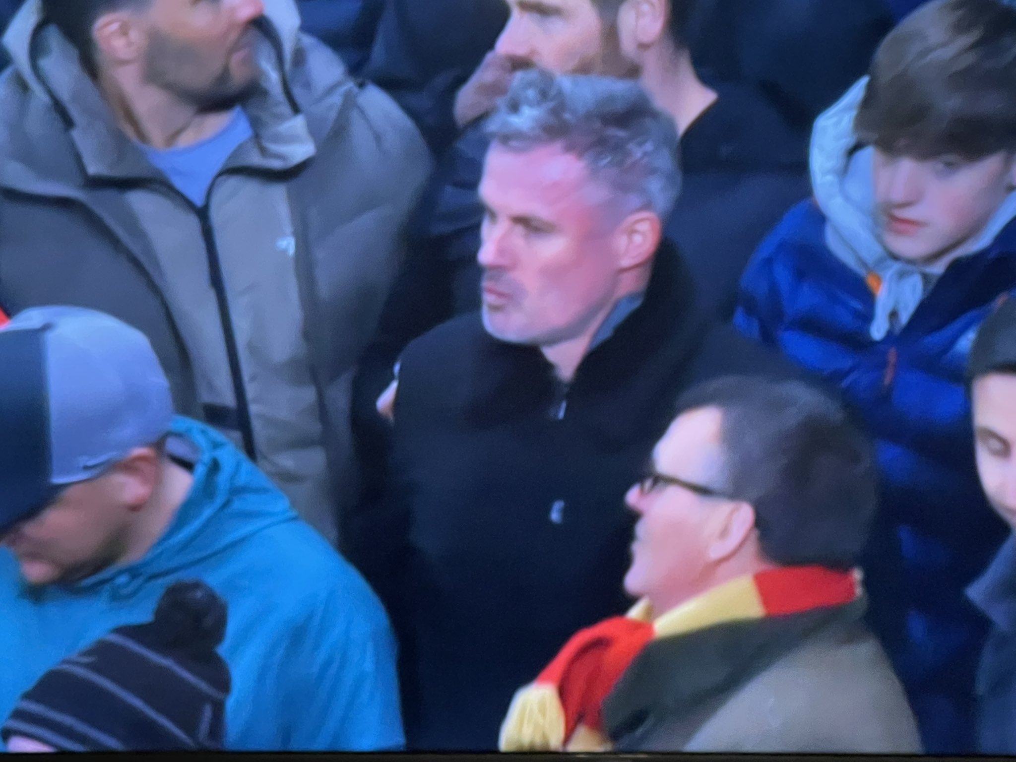 郵報：卡拉格在KOP看臺目睹利物浦出局，表情嚴峻