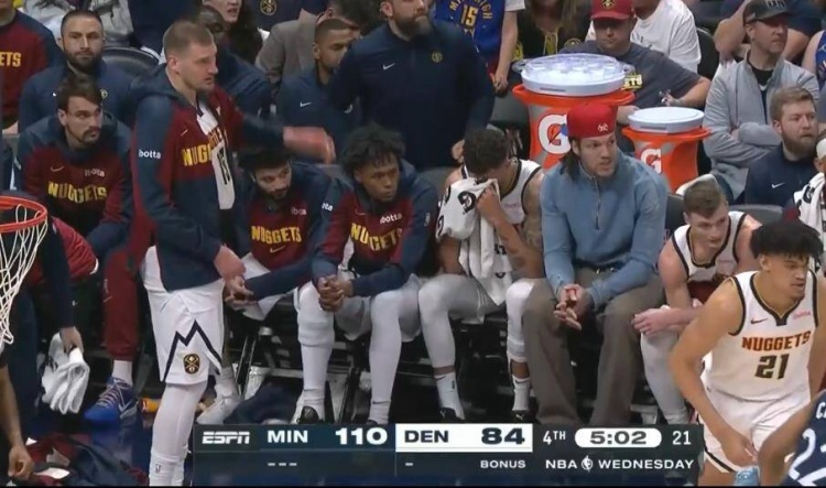 落后26分之多！掘金末節(jié)還剩5分鐘換上替補(bǔ)練兵 投子認(rèn)負(fù)！