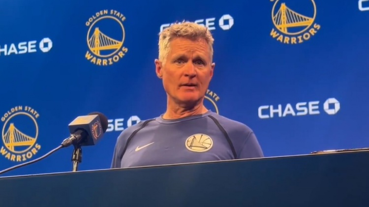 是否考慮過巴特勒與庫明加齊上陣的小陣容？科爾：這確實是個選擇