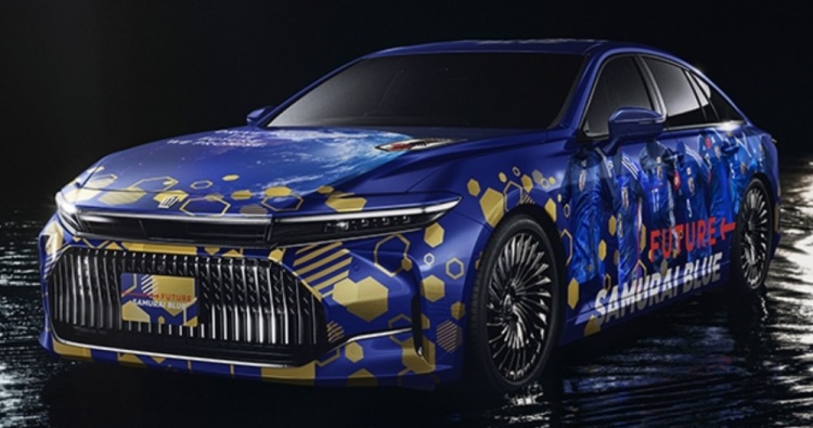 與車(chē)企聯(lián)動(dòng)，日本足協(xié)與豐田汽車(chē)共同打造日本國(guó)家隊(duì)特別車(chē)型