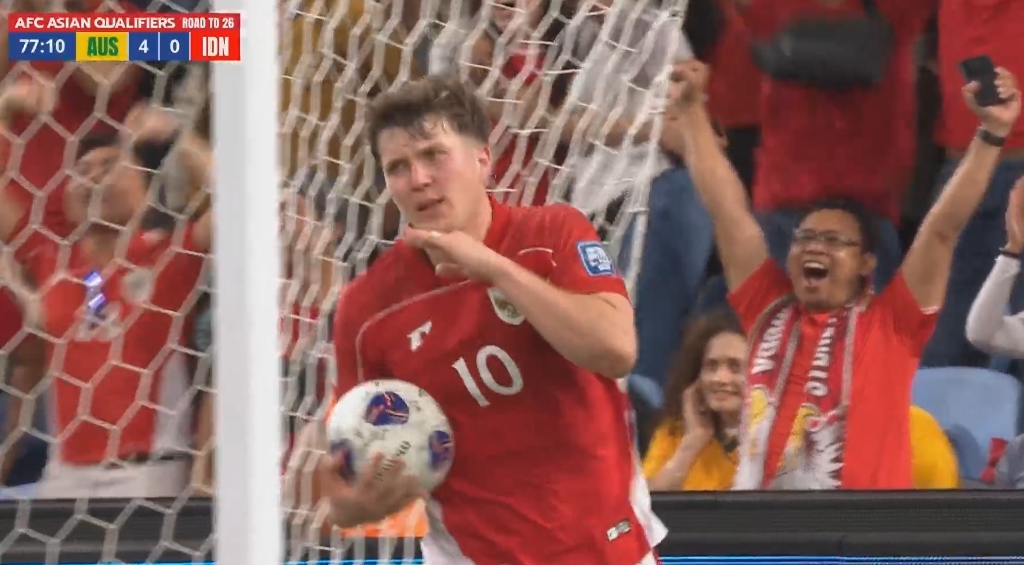 扳回一城！印尼歸化羅梅尼首秀破門，克魯伊維特場(chǎng)邊不停微笑鼓掌
