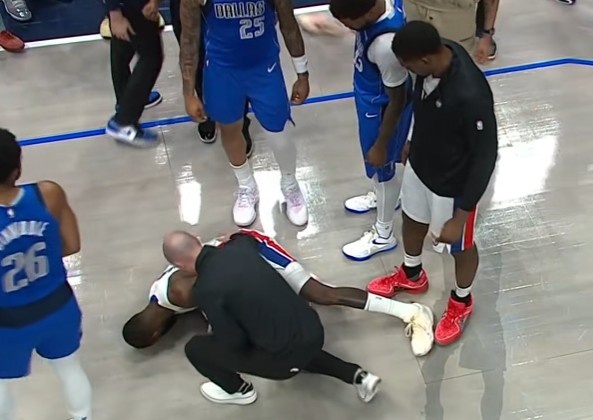 斯圖爾特談小哈達(dá)威傷退：隊(duì)友對(duì)他很關(guān)心 他現(xiàn)在的精神狀態(tài)很好