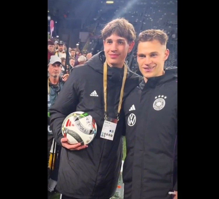 助基米?？彀l(fā)角球球童：我的社媒炸了！多特vs巴薩將再次擔(dān)任球童