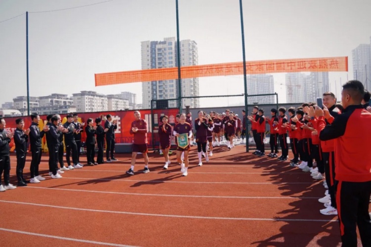 中國女足借用重慶銅梁龍足球訓(xùn)練基地，開展為期一周的封閉集訓(xùn)