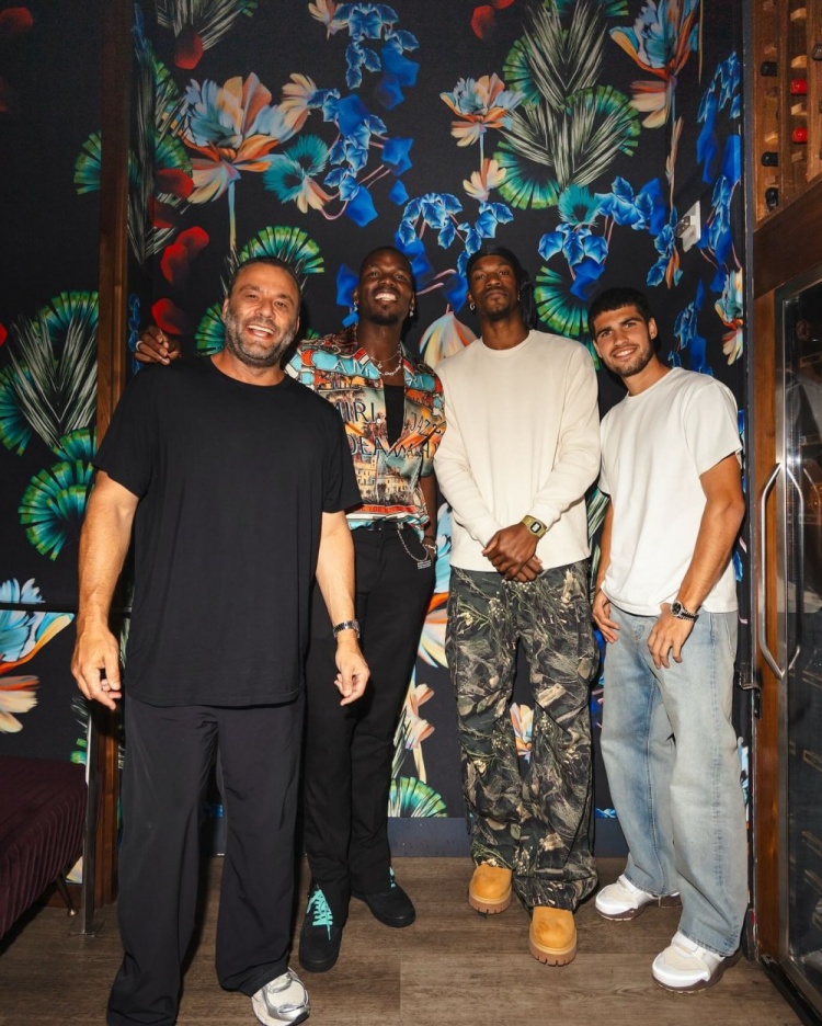 妻子為博格巴辦生日派對，吉米-巴特勒、阿爾卡拉斯等人出席