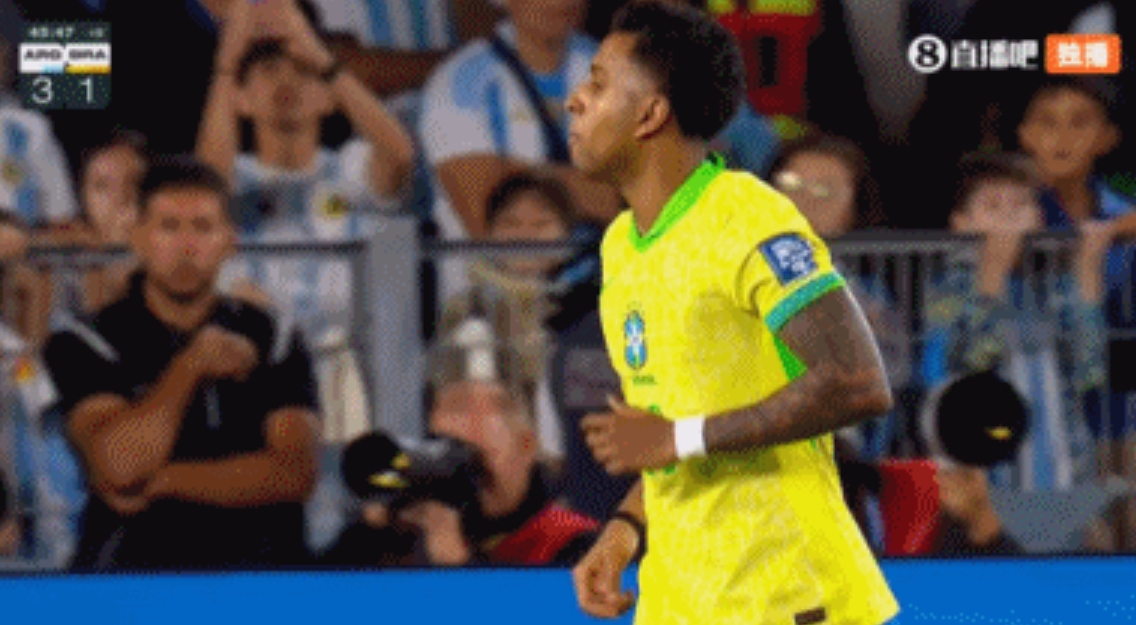 半場被換下！羅德里戈比賽中與帕雷德斯互懟，當(dāng)前進球荒超半年