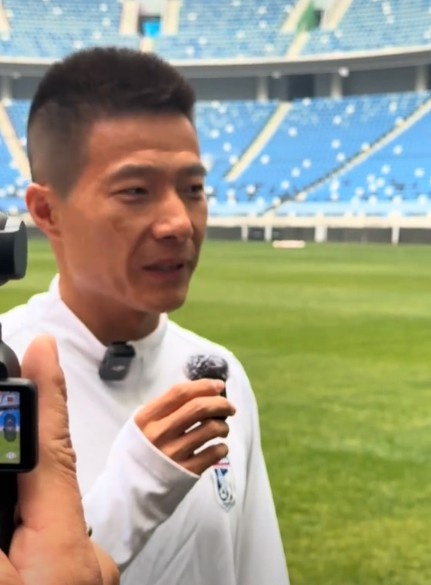 呂鵬：每個(gè)球員都希望在中超展示自己，英博今年目標(biāo)肯定是保級(jí)