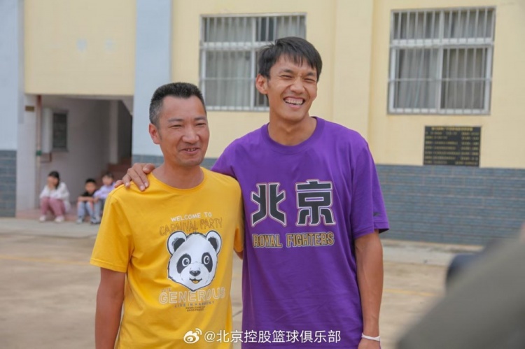 那一封信的故事還在延續(xù) 矣進(jìn)宏母校的師生們來到北京了！