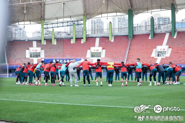 【圖集】2025中超聯(lián)賽第3輪，河南俱樂部賽前踩場