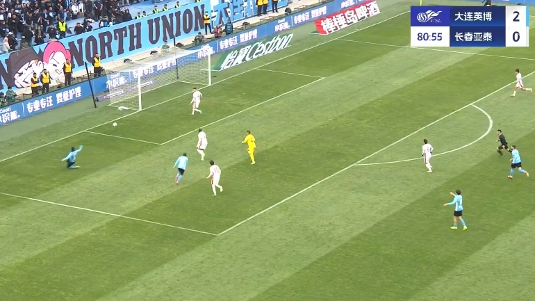 遍地機(jī)會(huì)啊！吳亞軻出球送禮，馬萊萊斷球打空門踢偏！