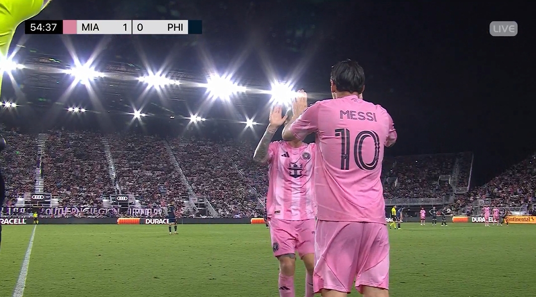 傷愈復(fù)出！比賽第55分鐘，梅西替補(bǔ)登場