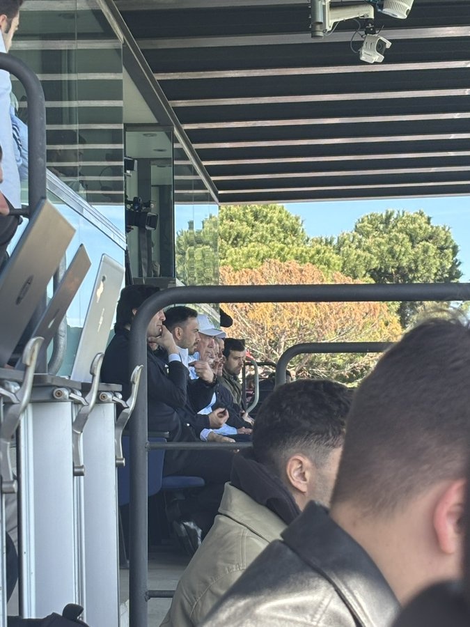 總教頭督戰(zhàn)！安切洛蒂攜皇馬教練組成員觀戰(zhàn)U19馬德里德比