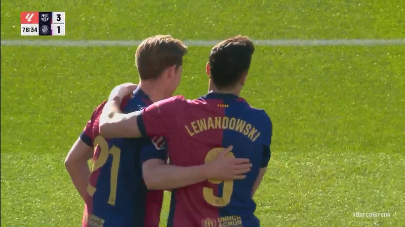 25球領(lǐng)跑射手榜！萊萬(wàn)16分鐘內(nèi)雙響，巴薩主場(chǎng)3-1領(lǐng)先赫羅納