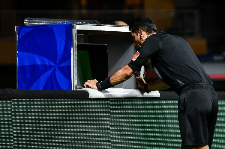 記者：意足協(xié)正式請求FIFA引入VAR挑戰(zhàn)規(guī)則，由意丙和意女足試行