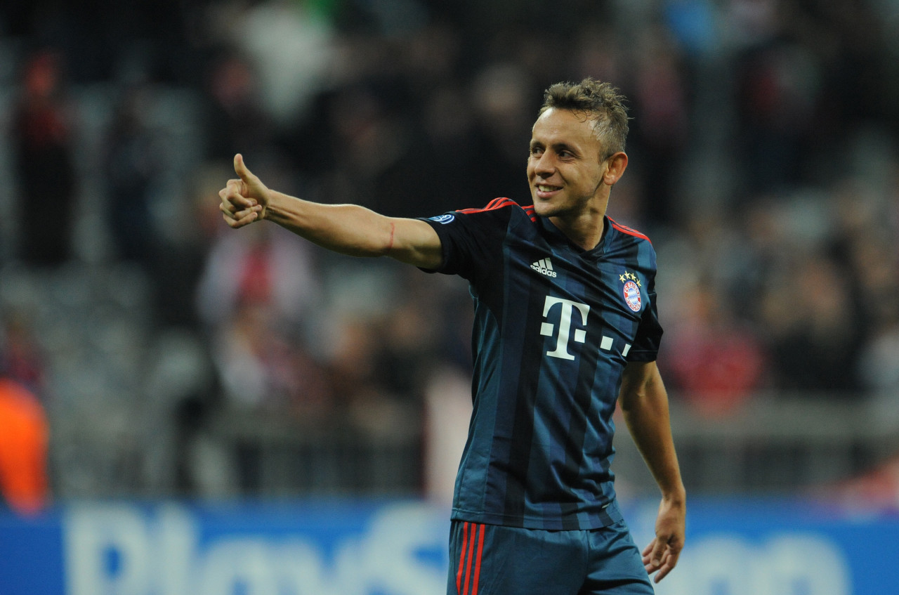 圖片報：39歲拉菲尼亞缺席主隊比賽，卻參加拜仁傳奇隊比賽引爭議