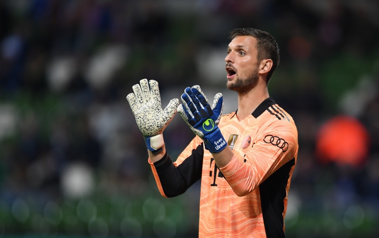 記者：烏爾賴希即將與拜仁續(xù)約，下賽季擔任三號門將