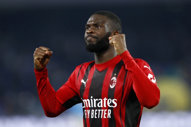 都體：托莫里連續(xù)6場(chǎng)比賽替補(bǔ)，他可能在夏天離開米蘭