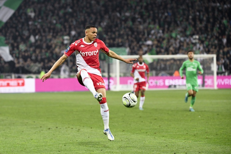 每體：巴薩有意摩納哥邊衛(wèi)萬(wàn)德森，他的特點(diǎn)被認(rèn)為和阿爾維斯相似