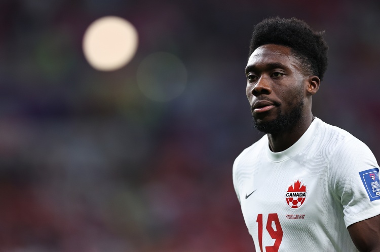 希望無礙，羅馬諾：阿方索-戴維斯因腳踝受傷提前被換下