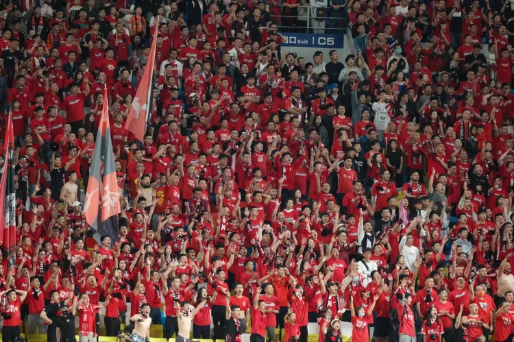 記者：上賽季申花泰山蓉城遠征球迷總?cè)舜纬?萬，國內(nèi)僅中超如此