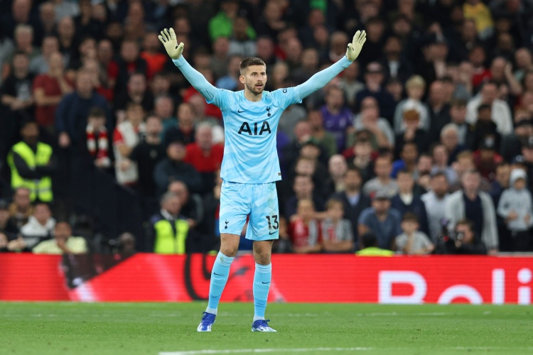 英超門將傳球成功率：維卡里奧88.8%最高，埃德森、阿利森前三