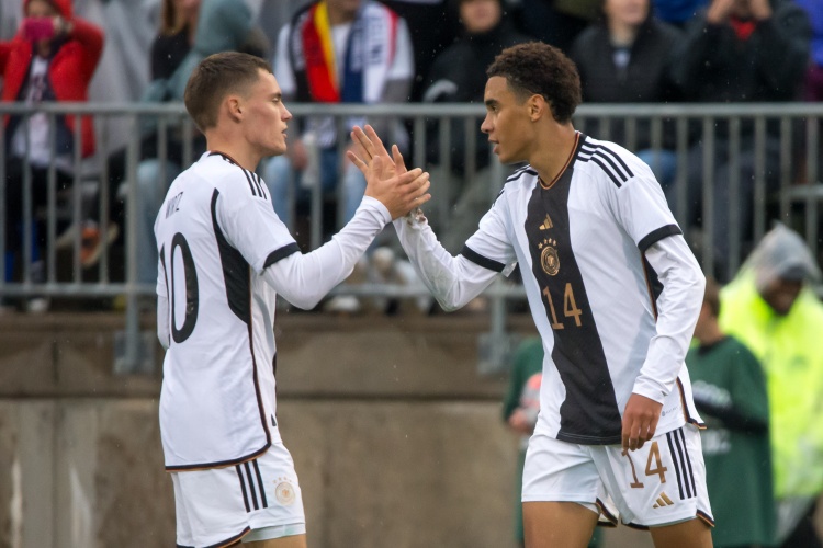 魯梅尼格：穆西亞拉和維爾茨是進(jìn)球雙子星，若簽下后者將是個壯舉