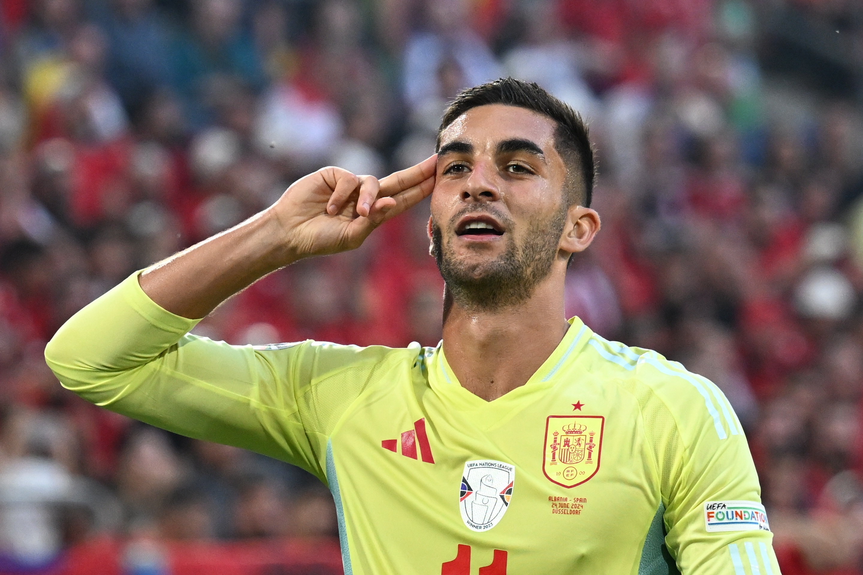 國(guó)家隊(duì)48場(chǎng)21球，費(fèi)蘭：我感覺(jué)自己很有價(jià)值，其他由主教練決定