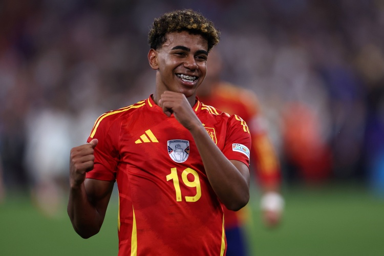 17歲258天！亞馬爾成為歐國聯(lián)歷史最年輕進球者