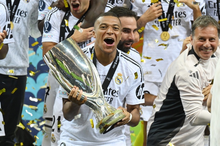 歐冠獎(jiǎng)金每人90萬(wàn)?馬卡：若皇馬成就四冠王，獎(jiǎng)金總額將達(dá)8000萬(wàn)