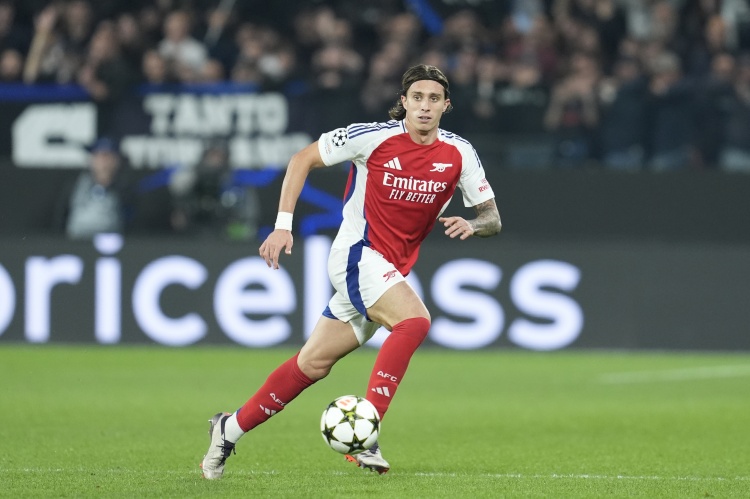 卡拉菲奧里：塔帥去年發(fā)我家人照片給我，說服我加盟阿森納