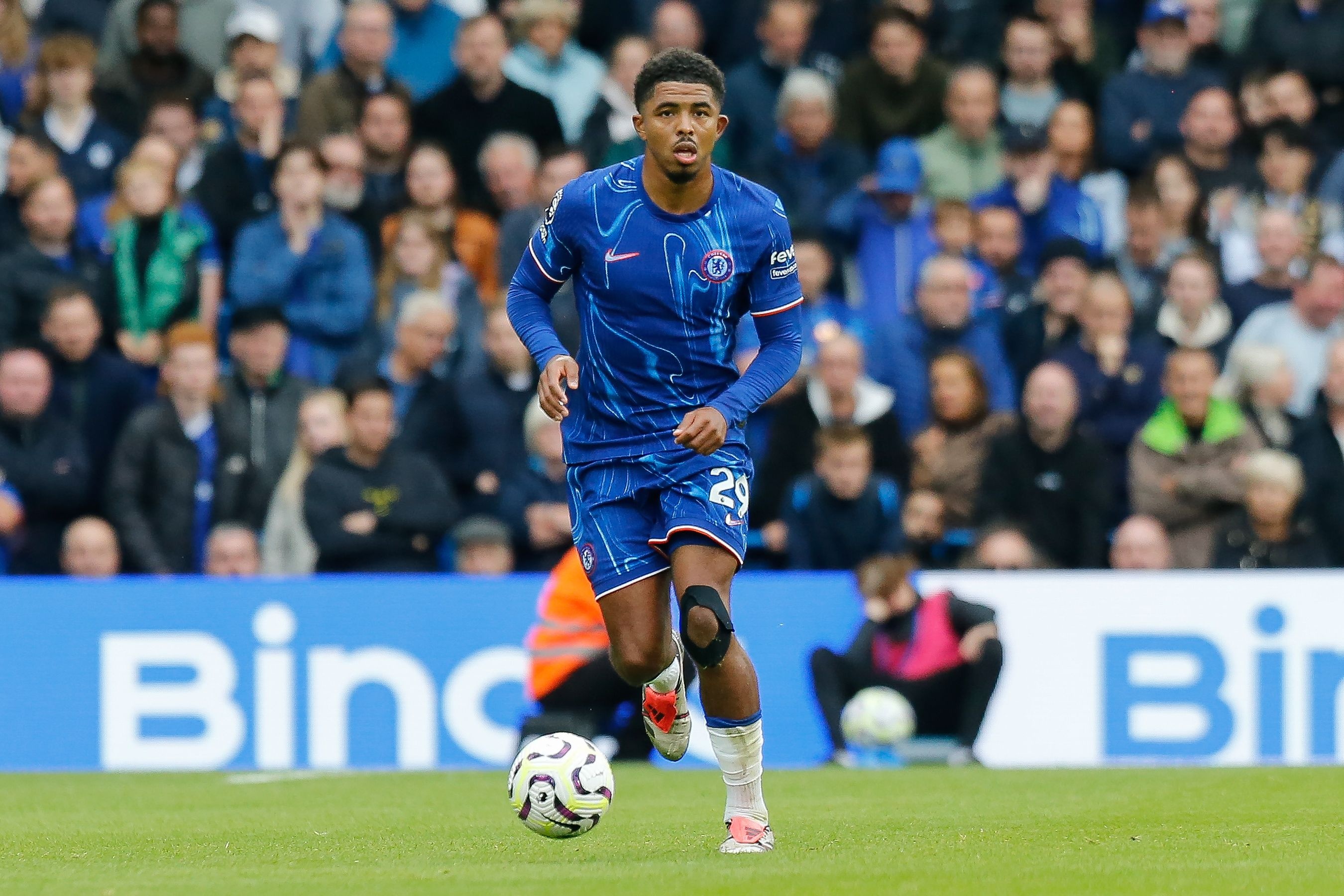 法足協聲援福法納：強烈譴責種族歧視，社媒上攻擊球員不可接受