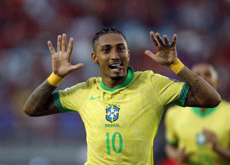 拉菲尼亞3月份出戰(zhàn)5場(chǎng)參與6球，近4場(chǎng)國(guó)家隊(duì)比賽進(jìn)4球