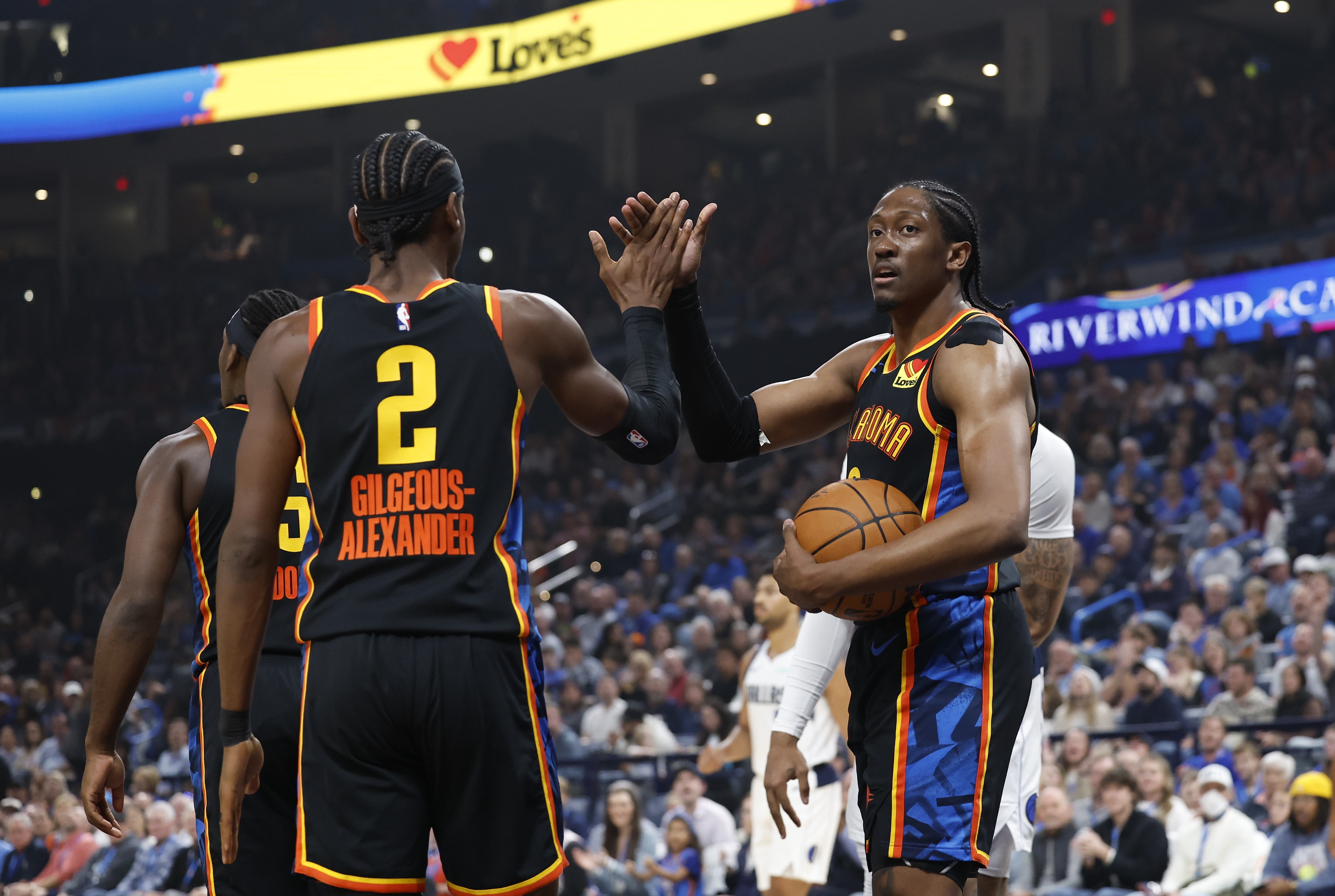 搶斷第一的球隊(duì)！全美直播女解說：對(duì)陣?yán)做獣r(shí)球從來都不會(huì)安全