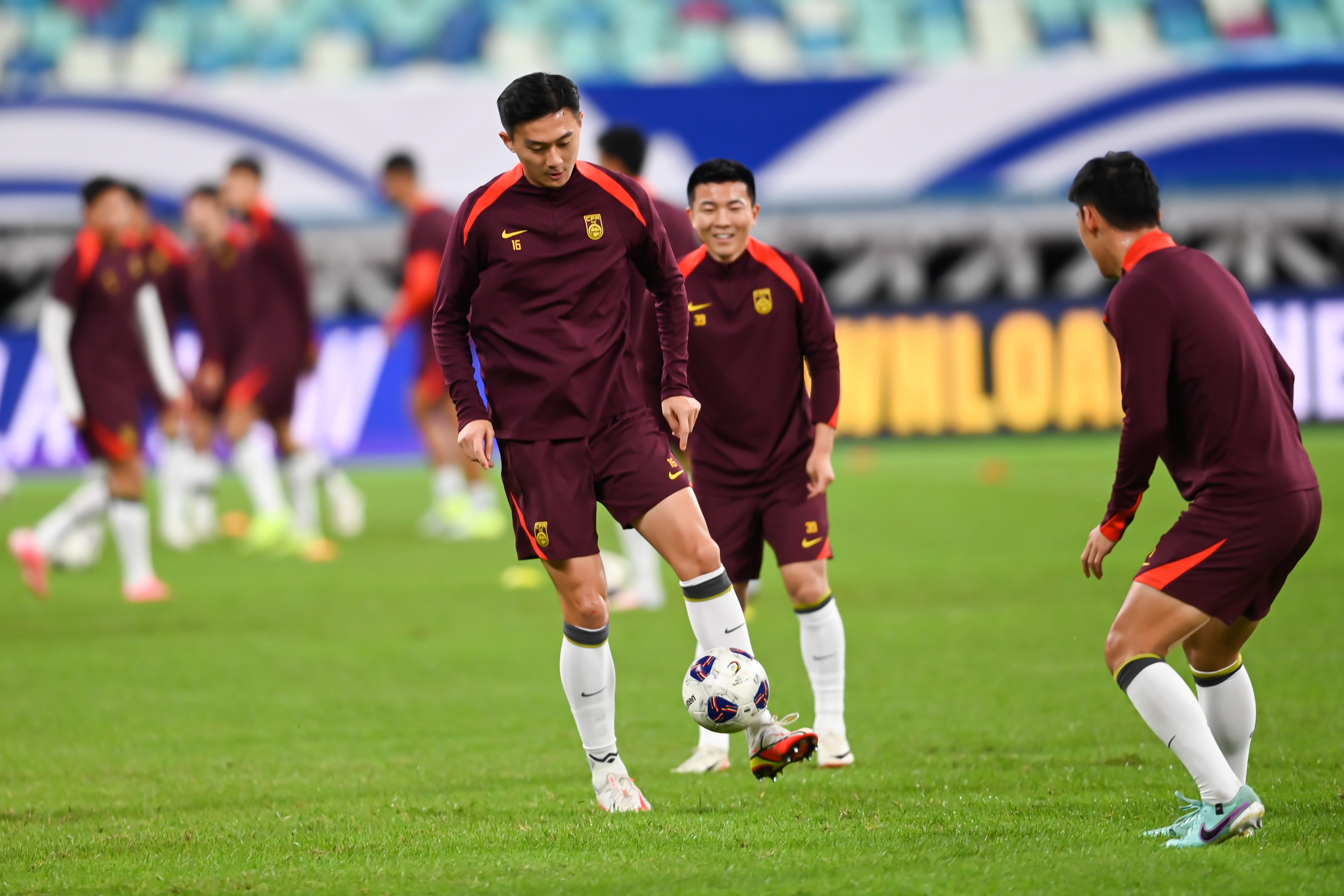 蘇東：韓鵬飛、蔣圣龍要多補(bǔ)位&不要怕難看 國(guó)足要充分利用定位球