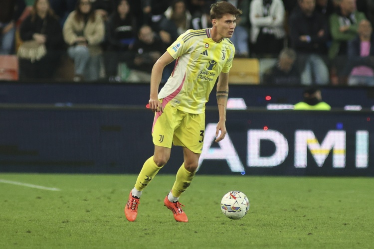 尤文官方：薩沃納右大腿二頭肌拉傷，預(yù)計(jì)缺陣15天