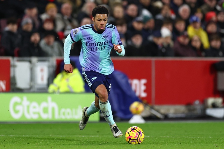 恩瓦內(nèi)里作為英格蘭U18球員在歐冠淘汰賽首發(fā)，此前僅貝林&福登