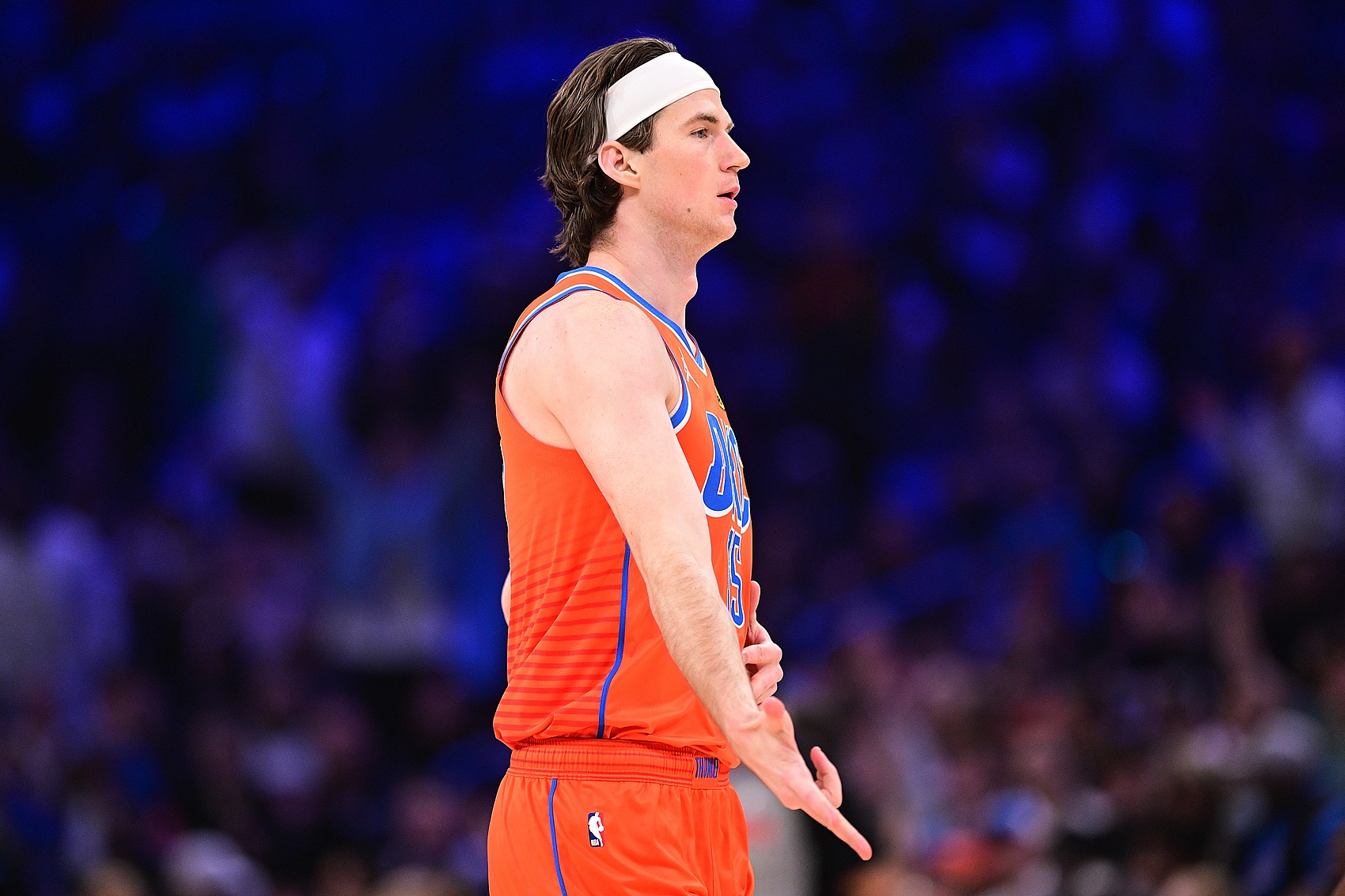 不錯(cuò)！雷霆的雙向合同中鋒卡爾森首節(jié)5中4&三分3中2 攻下10分2板