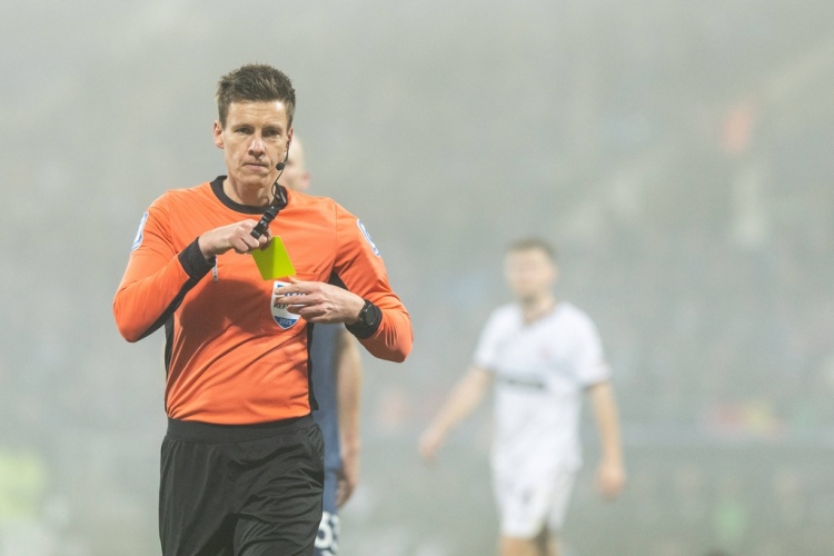 維拉VS布魯日裁判：德國裁判組執(zhí)法，主裁判西伯特