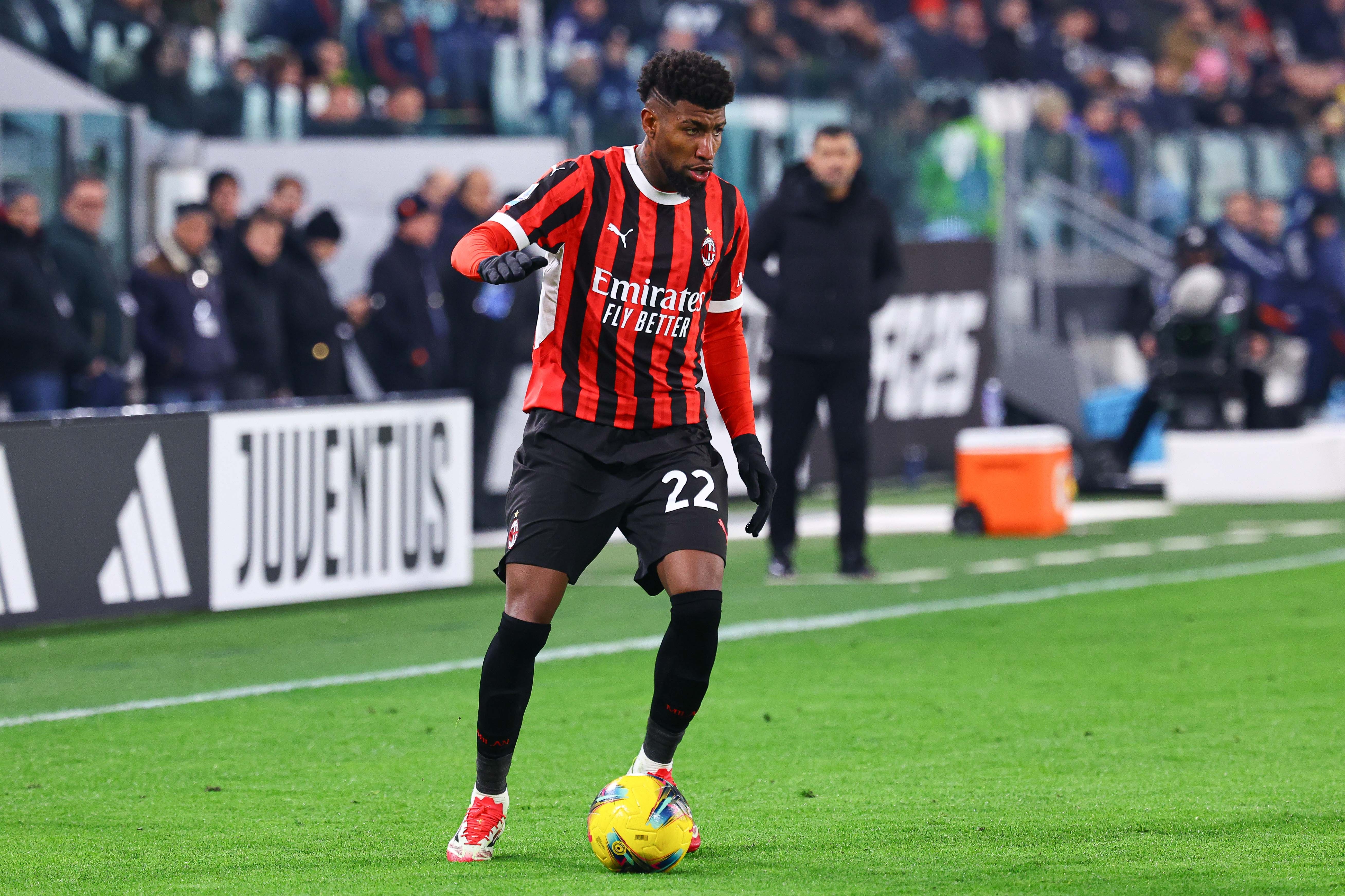 意媒：埃默森康復進展極為順利 已開始在沙地上進行跑步訓練