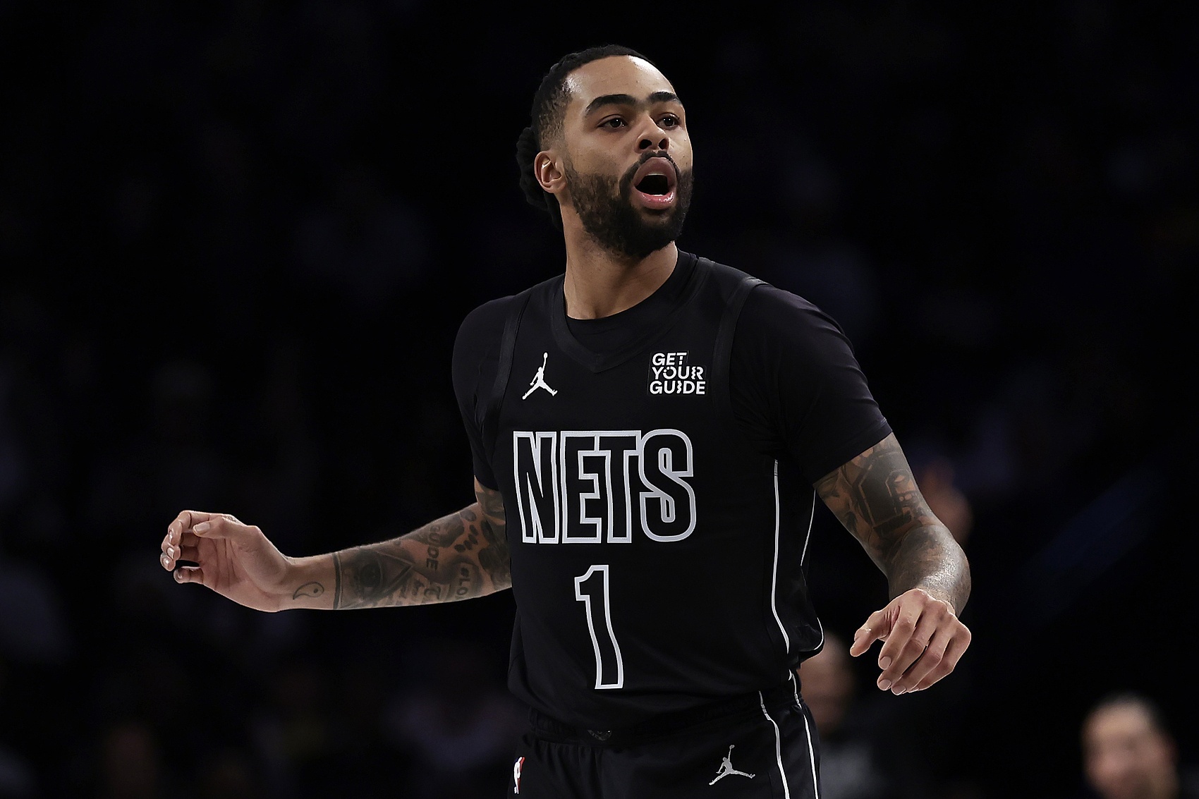 右腳踝扭傷！籃網(wǎng)主帥：拉塞爾將缺席兩場比賽 之后對其評估