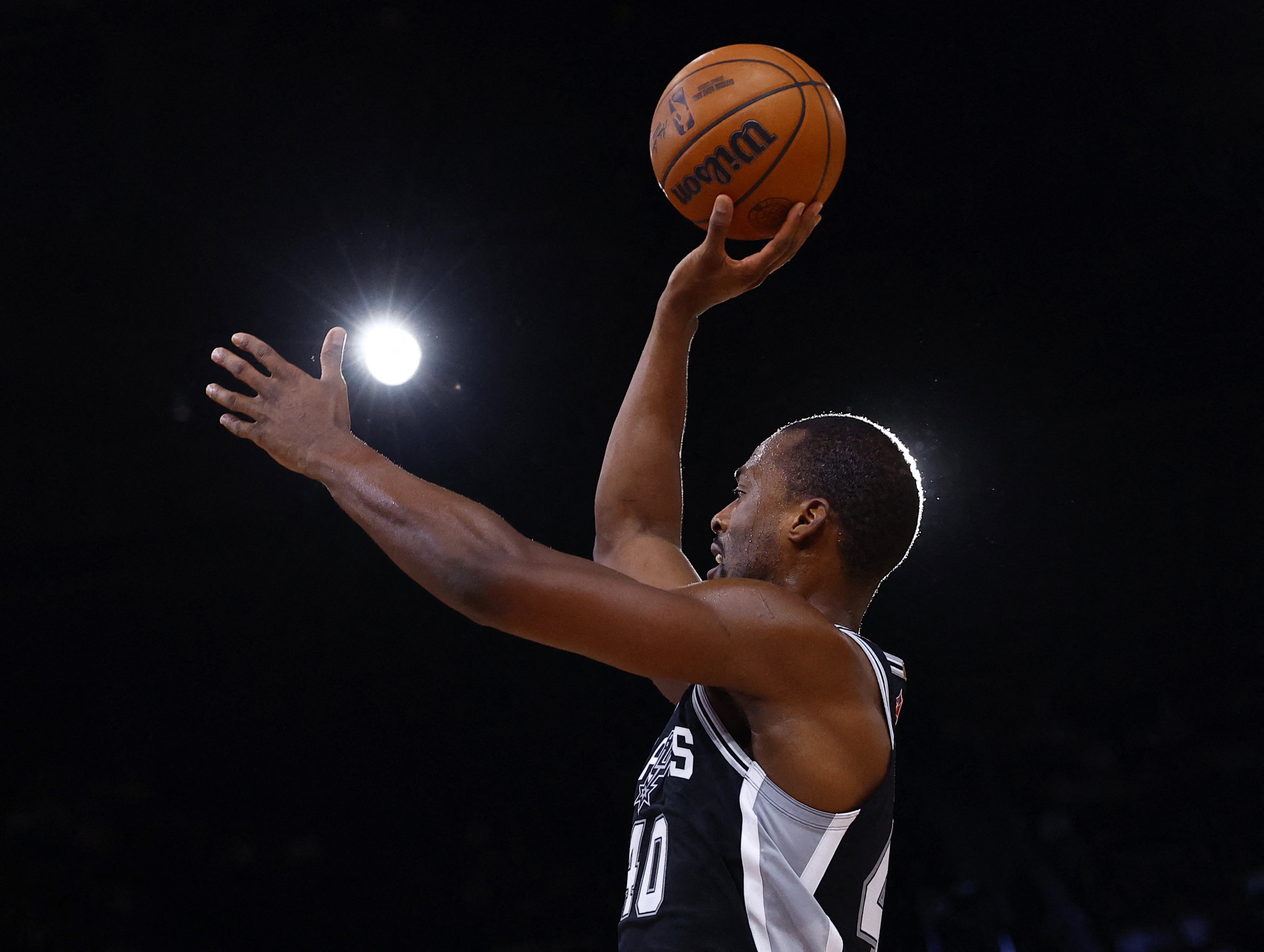 毫無準(zhǔn)心！哈里森-巴恩斯上半場7中1得9分2板 罰球6中6